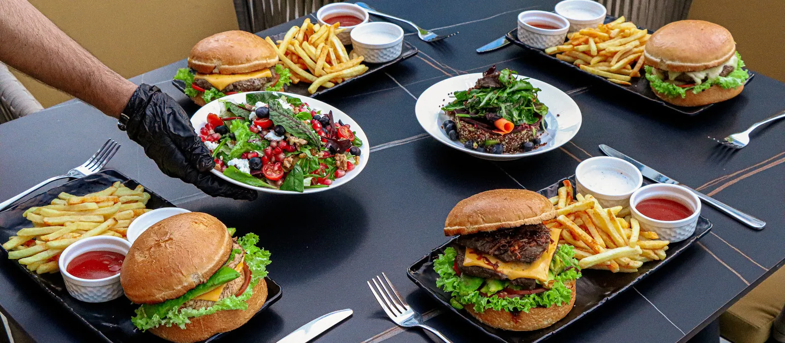 Awshal Restaurant, Bakery & Coffee shop