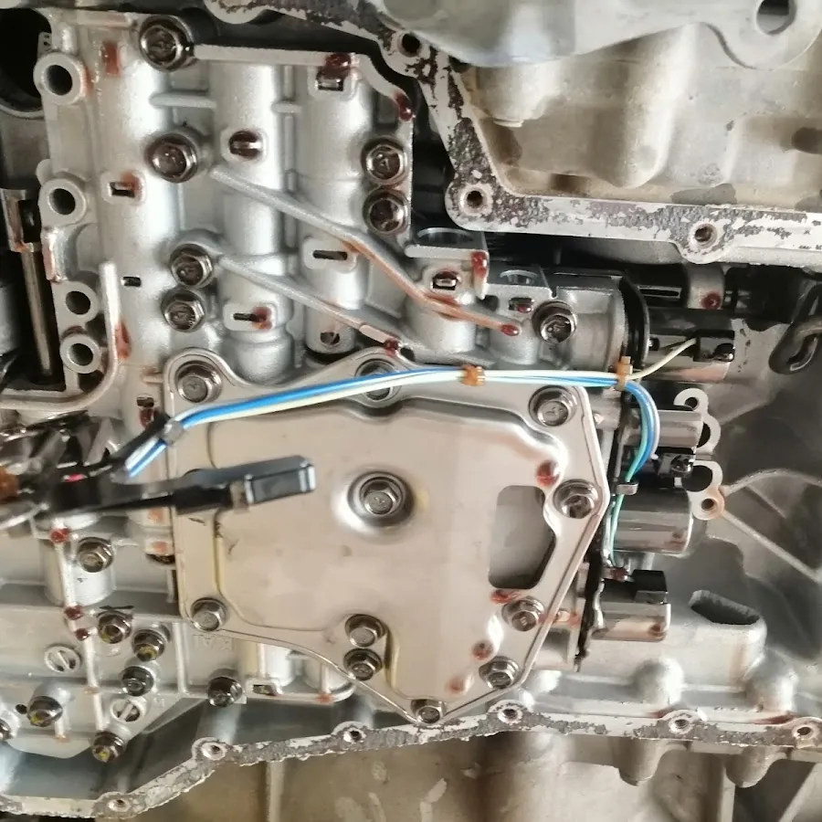 Car dignosis by computer and oil change
