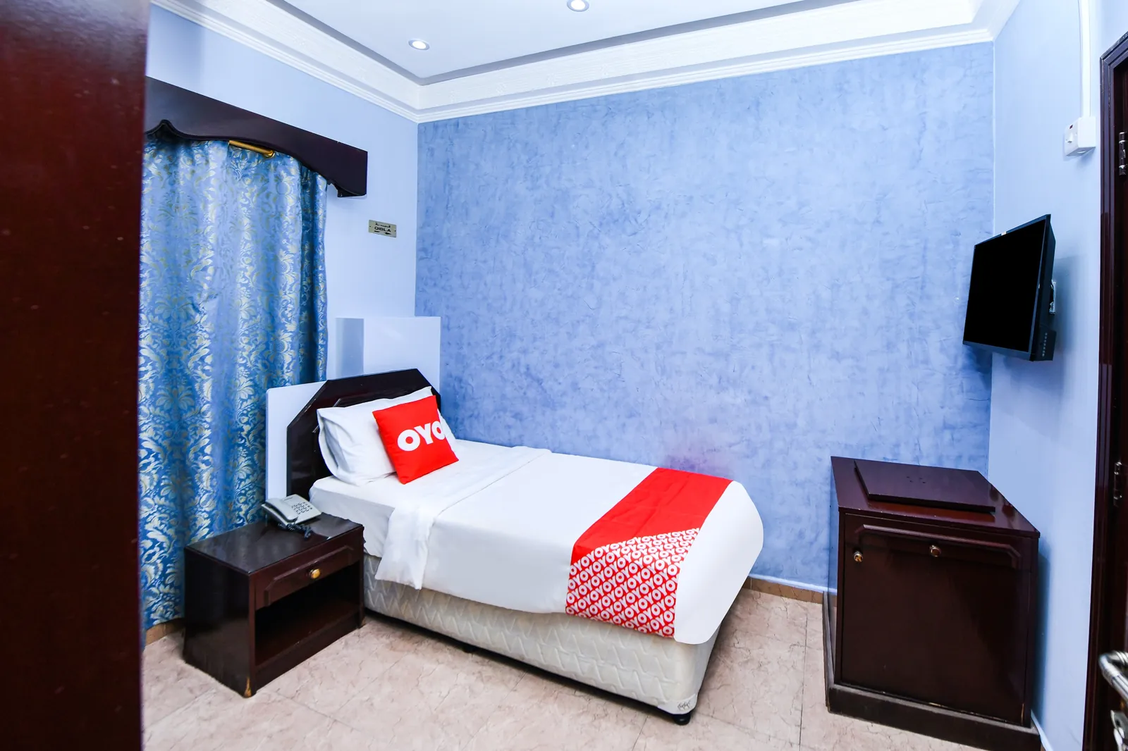 OYO 137 Marina Hotel