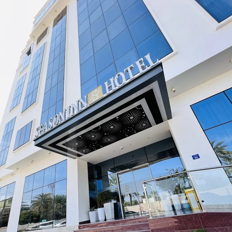 Season Inn Hotel_Al hail